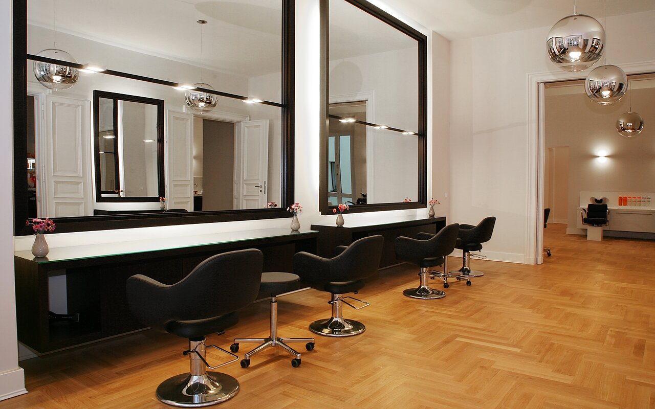 Farkas & Manthei. Friseure